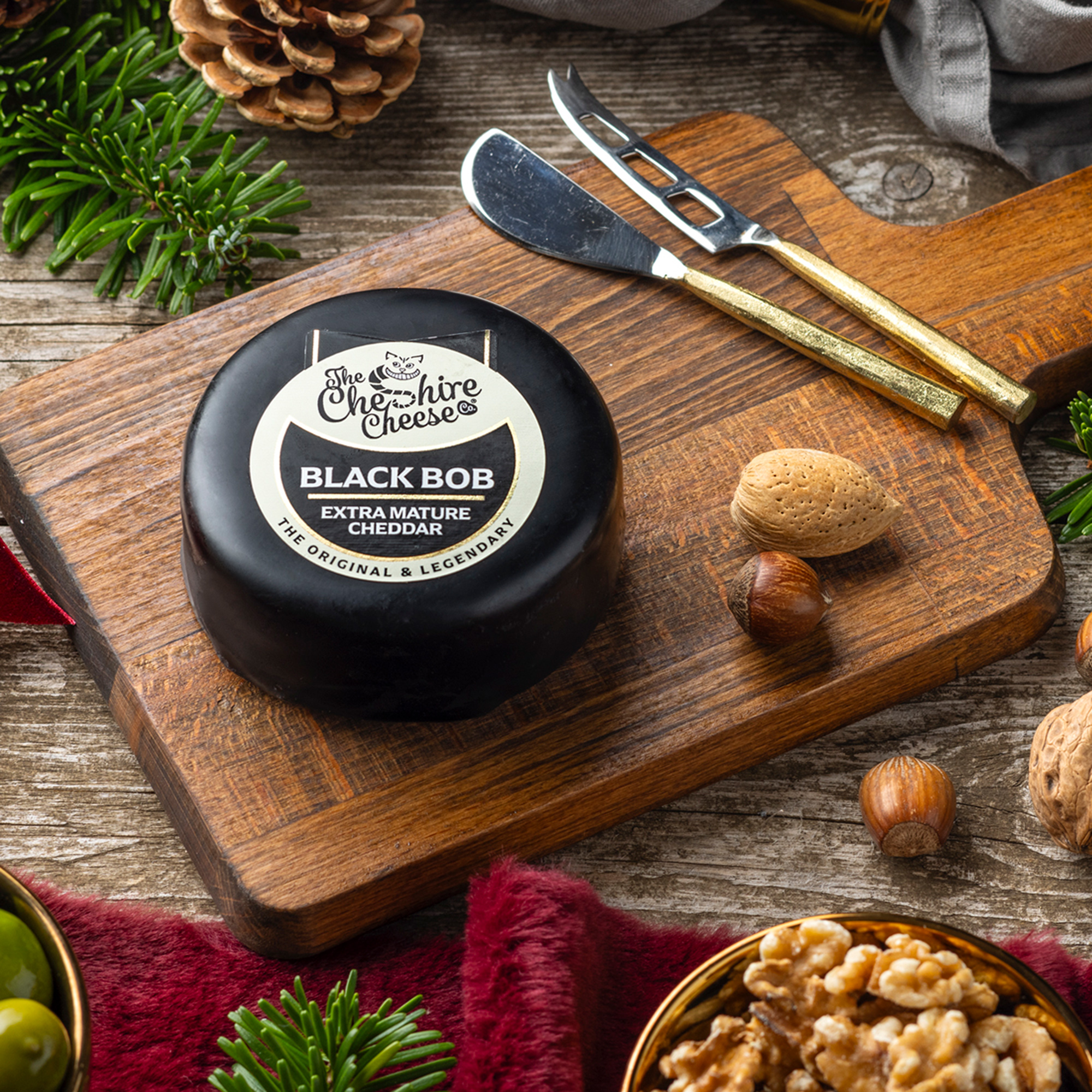 HOLIDAY CHEEKY CHERUB RED アメリカ限定マイクロチーキー The Crackin' Christmas Cracker – Duo of Festive Cheese - Yumbles.com