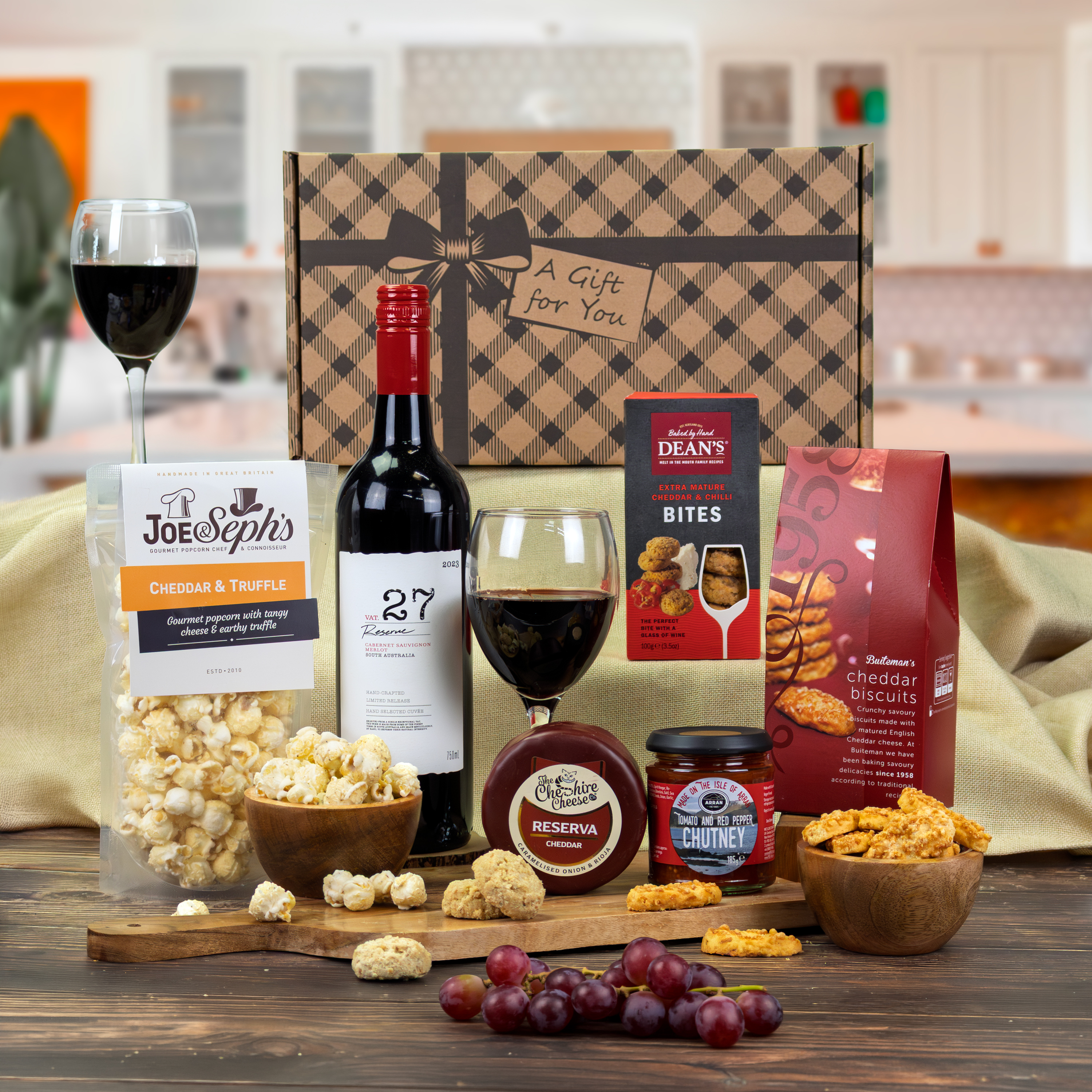 Red Wine & Cheese Gift Box with Chutney and Savoury Snacks - Yumbles.com