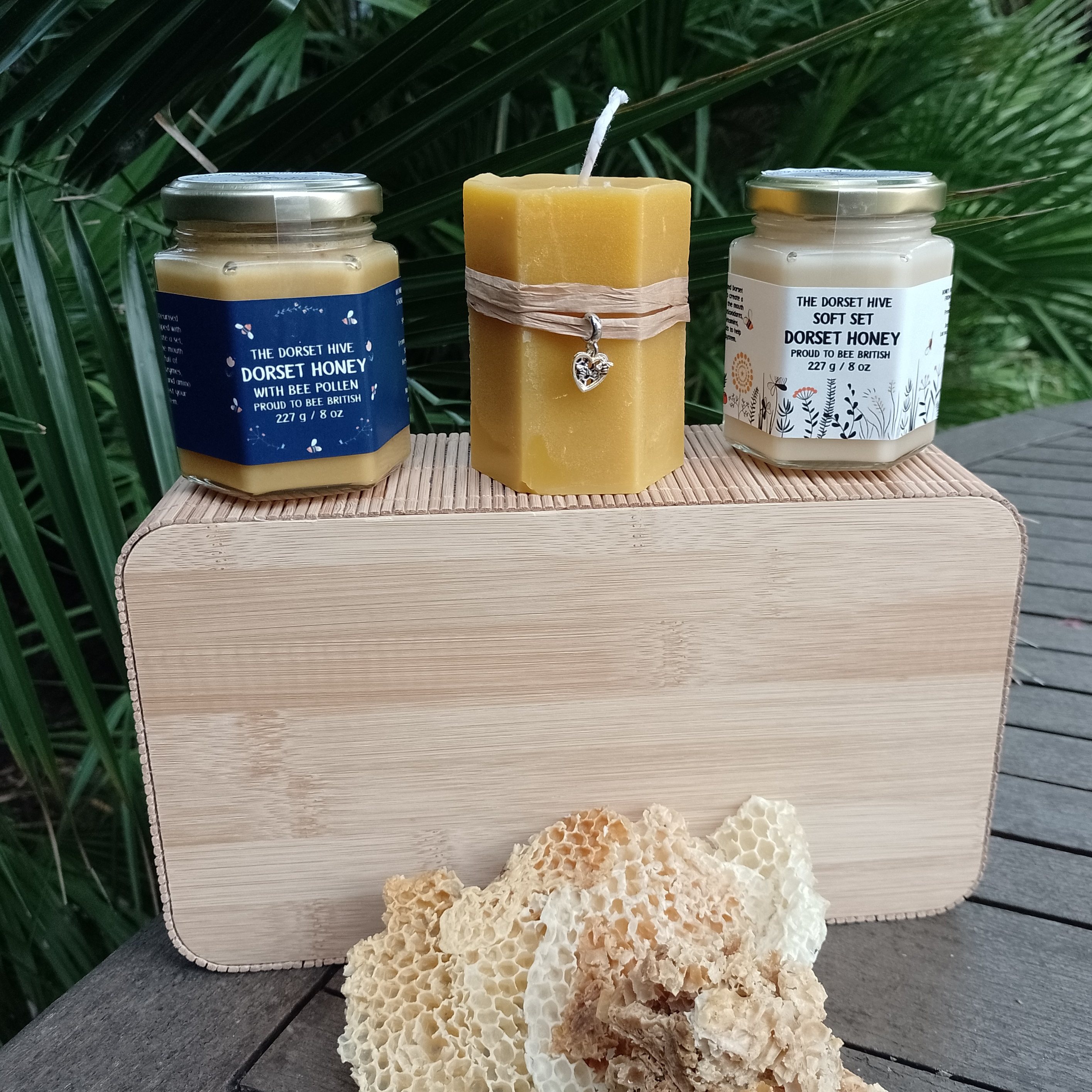 Dorset Honey & Beeswax Candle Hay Fever Allergy Gift Box