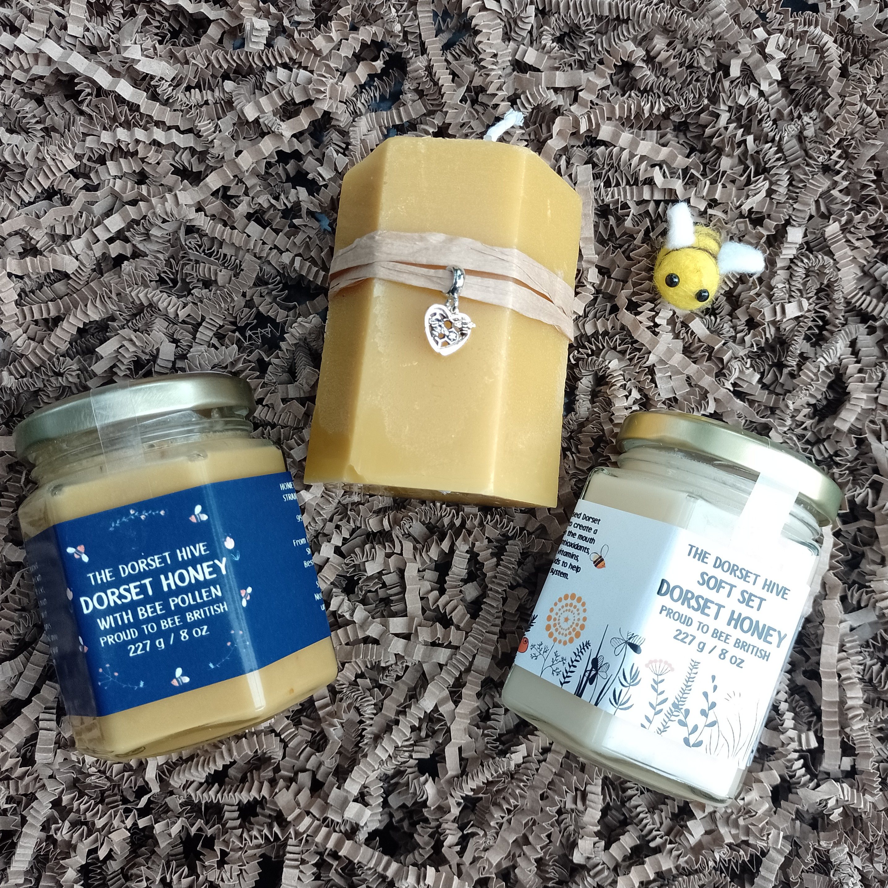 Dorset Honey & Beeswax Candle Hay Fever Allergy Gift Box
