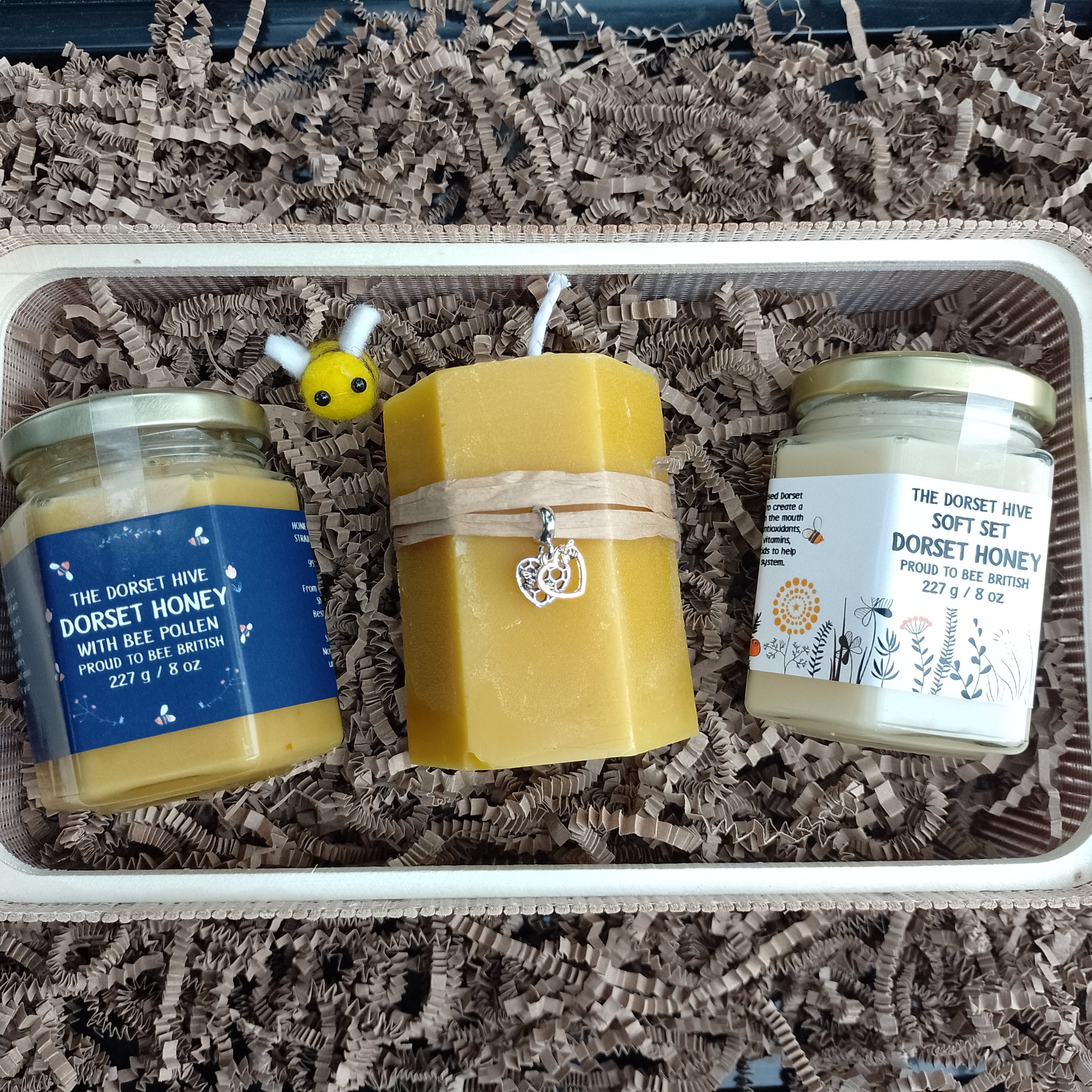 Dorset Honey & Beeswax Candle Hay Fever Allergy Gift Box