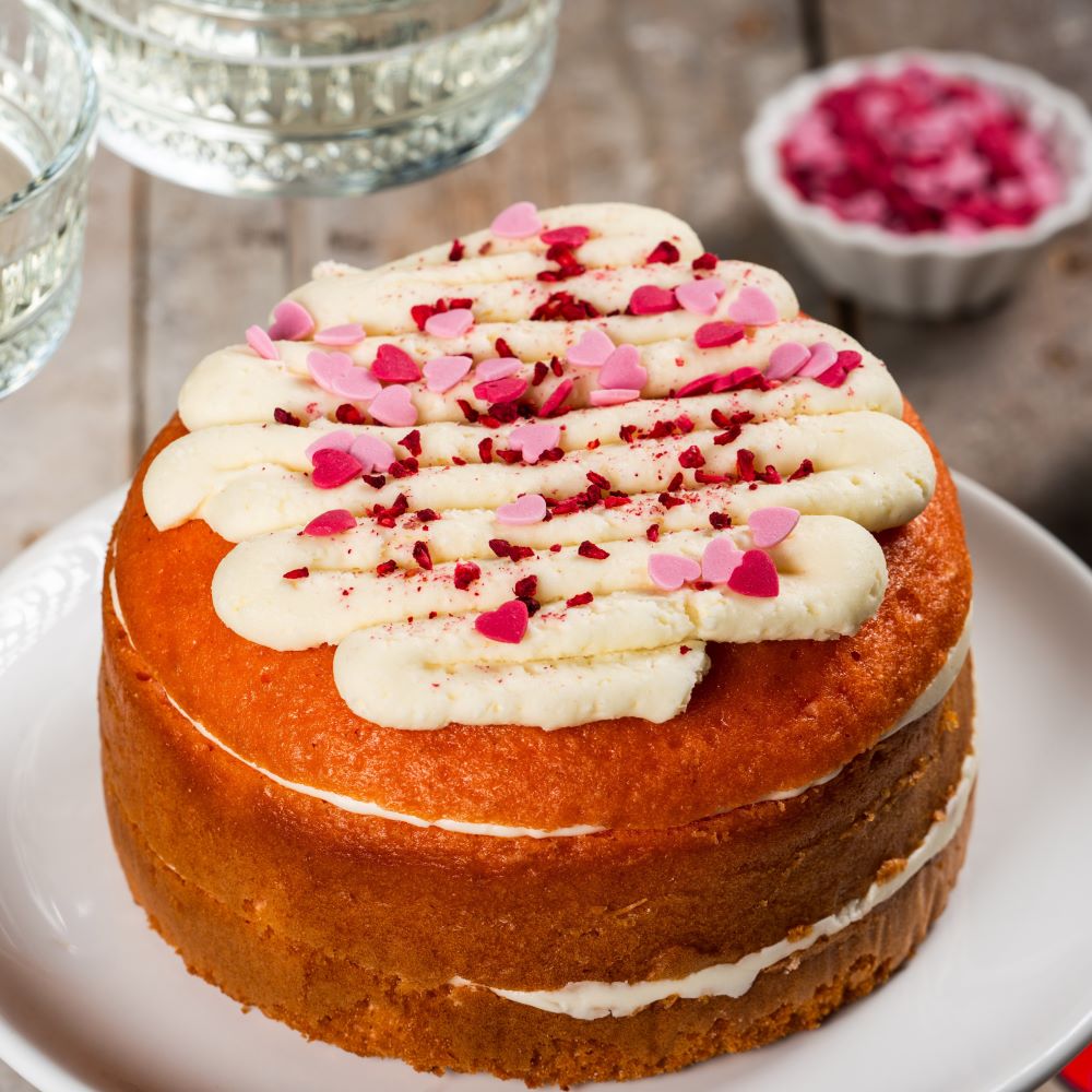 Valentimes Sponge Valentine's Victoria Sponge - Yumbles.com