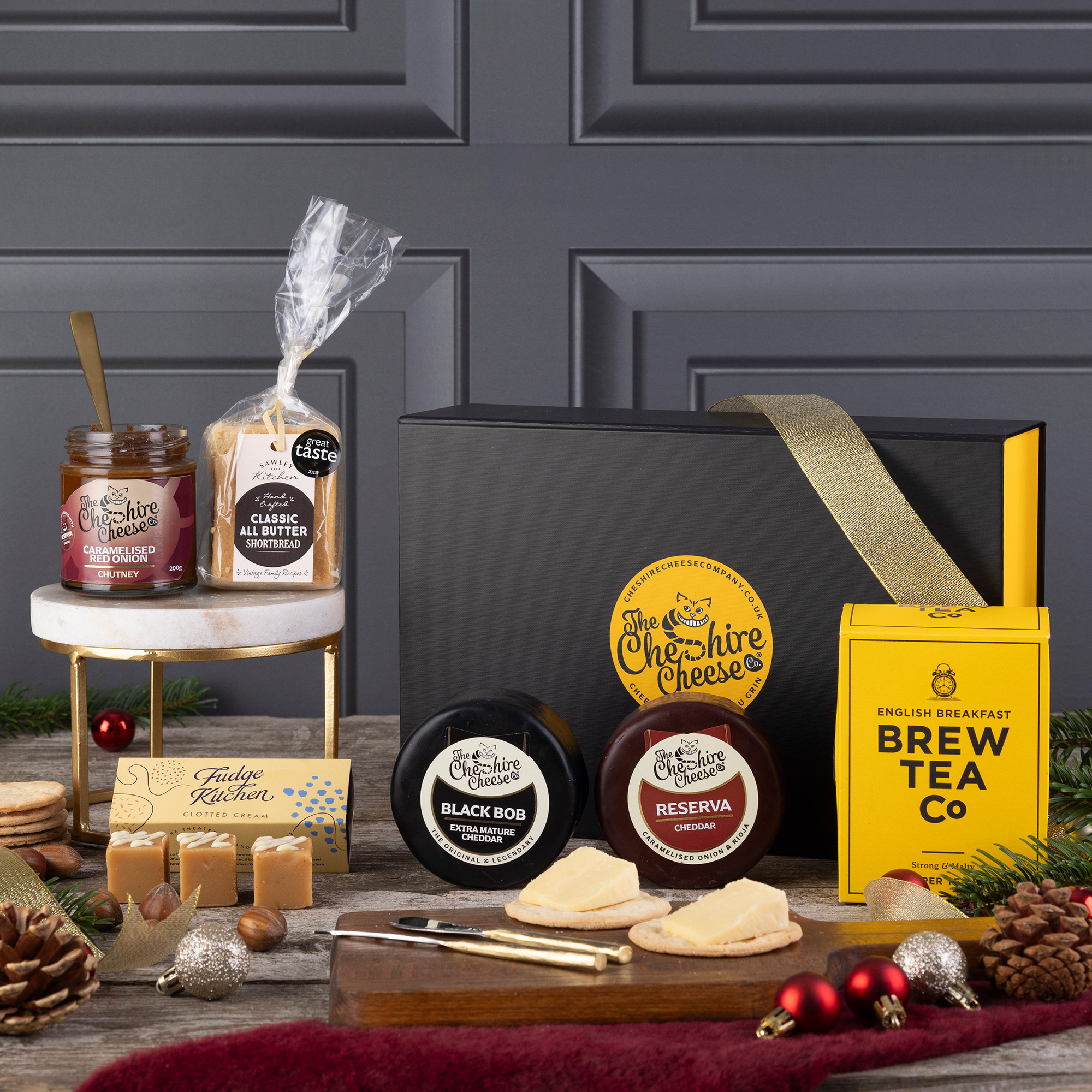 The Afternoon Tea, Cheese & Sweet Treats Gift Hamper - Yumbles.com