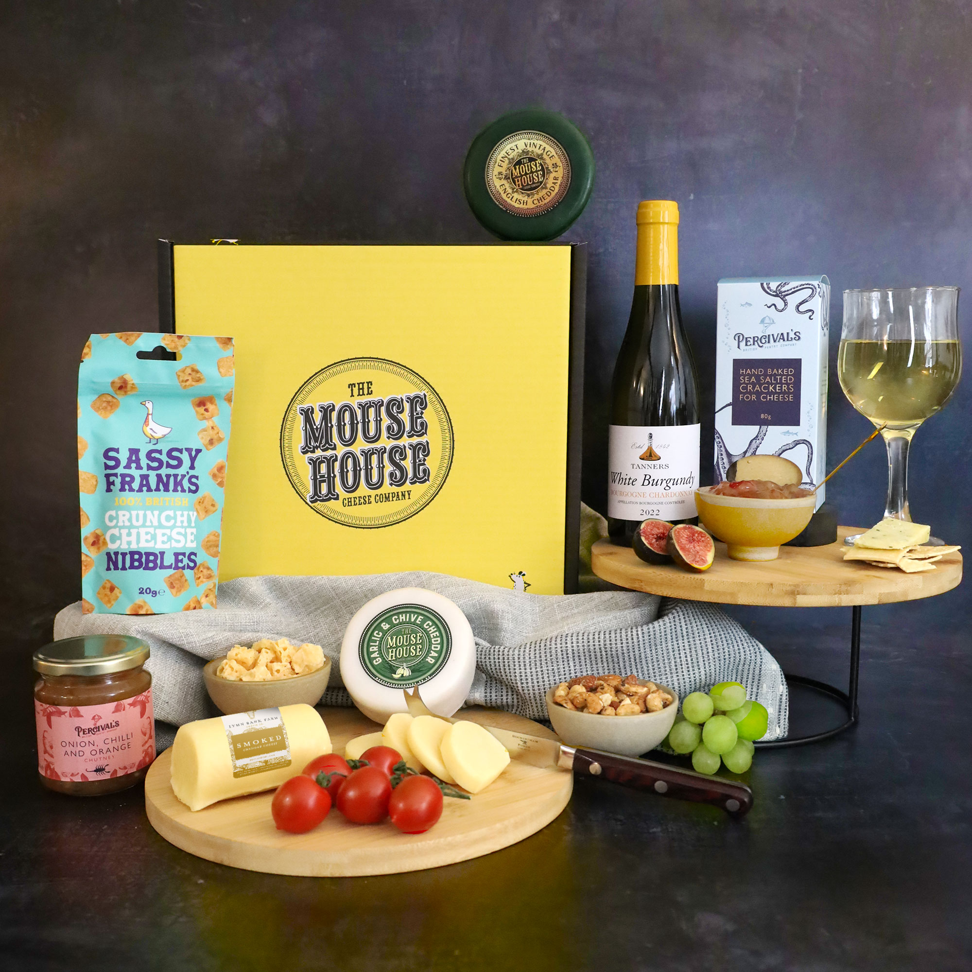 Classic White Wine & Cheese Hamper - Yumbles.com