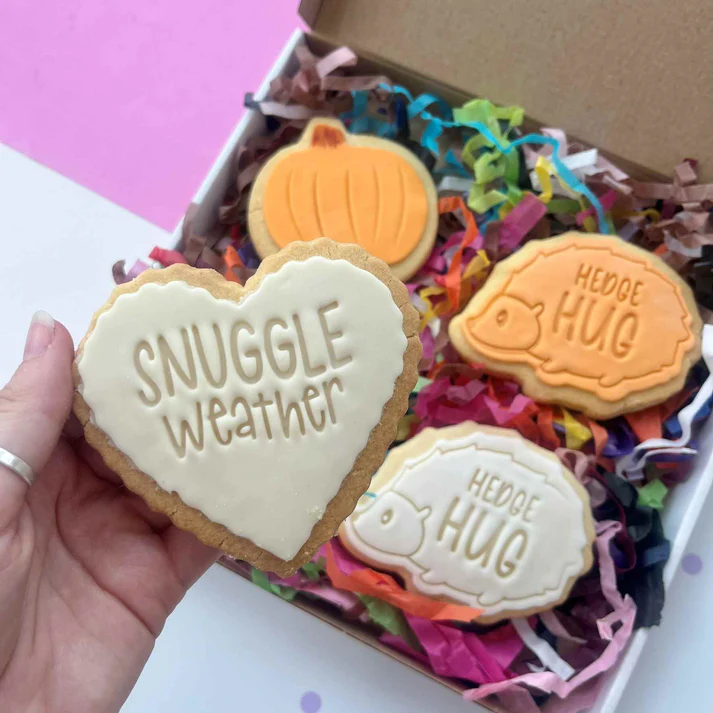 String Weather. Gift Snuggle Weather Biscuit Gift Box - Yumbles.com