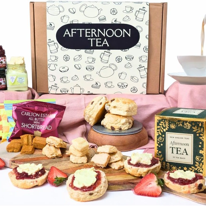 Afternoon Tea Hamper For 2 Gift Set - Luxury Treats - Yumbles.com