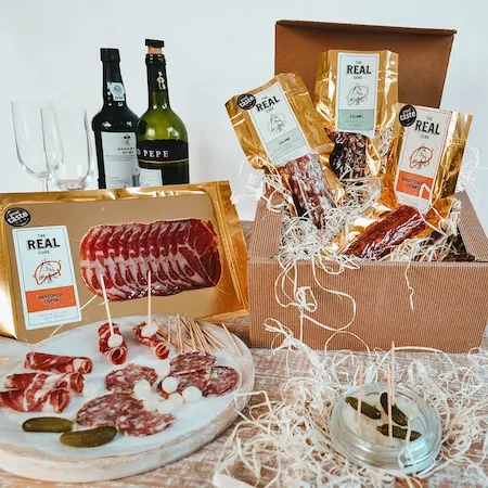 CHARCUTERIE SELECTIONS & GIFTS