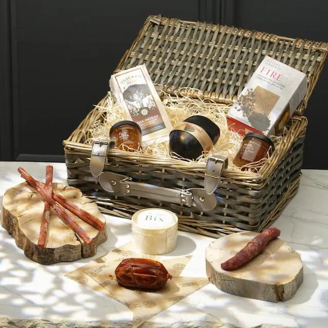 CHEESE & CHARCUTERIE HAMPERS