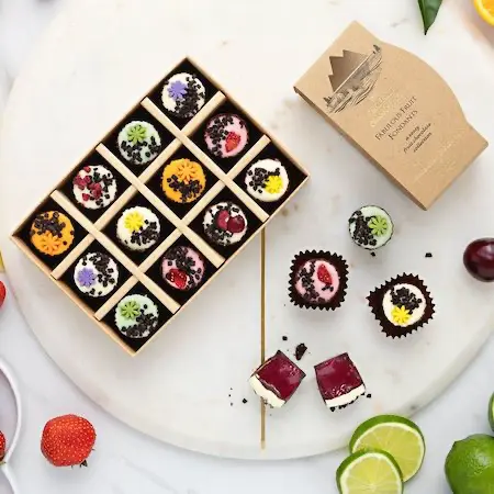 CHOCOLATE CREAMS & FONDANTS