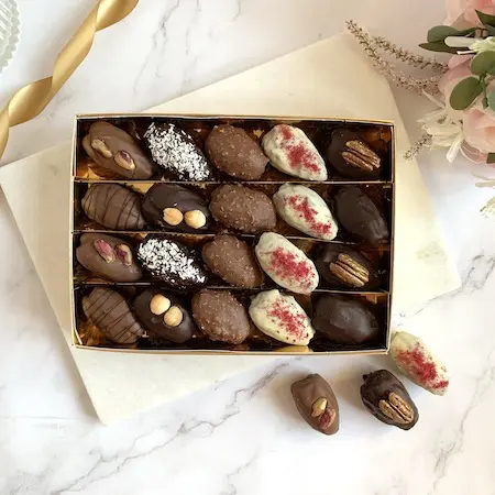 CHOCOLATE FRUITS & NUTS