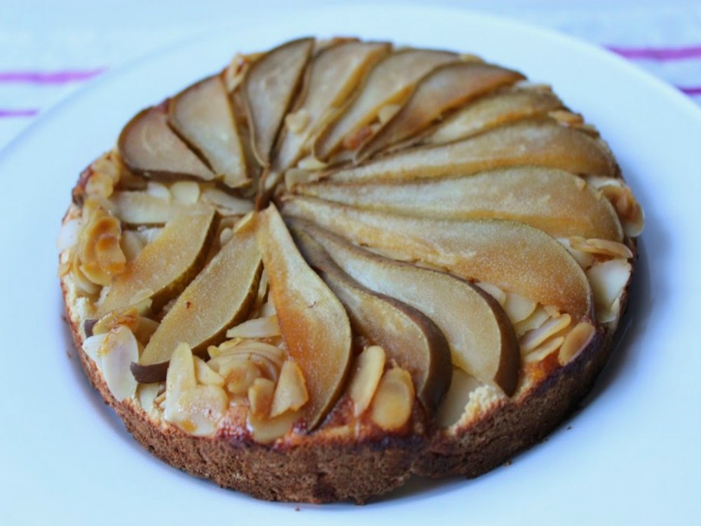 Clean Pear, Almond & Ginger Cake