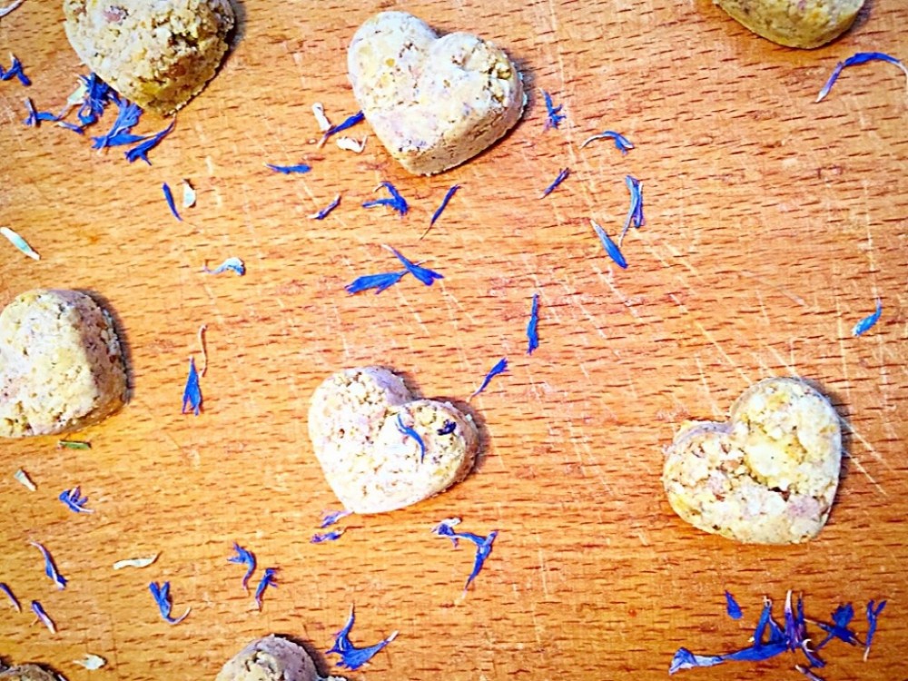 Raw Mini Pumpkin Pie Hearts
