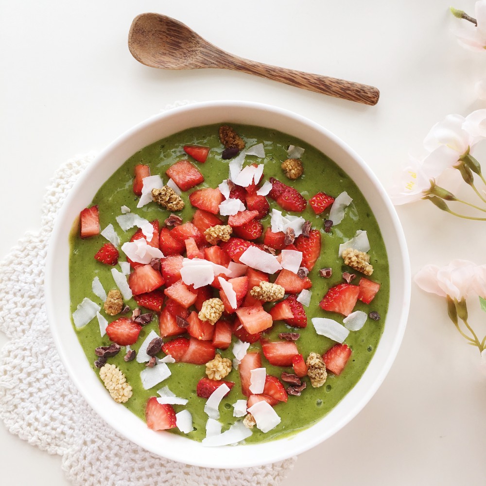 Sweet & Creamy Green Smoothie Bowl
