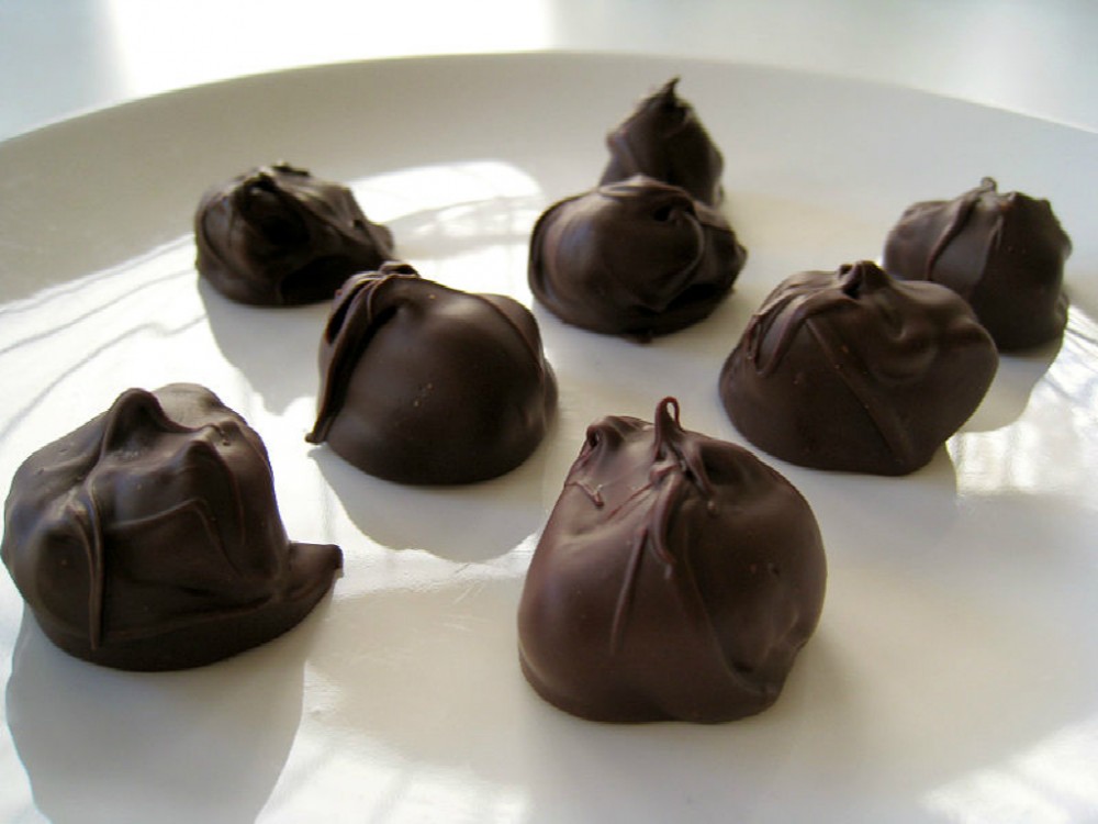 Chocolate: a love affair for everyone (vegan and dairy free chocolate lovers included!)