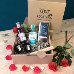 Cove Cocktails Cosmopolitan & Chocolate Gift Box