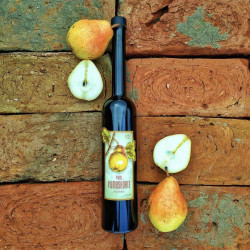 Szicsek Palinka | Premium Red Williams Pear Palinka | Great Taste Award Winner 2021 | Artisan Fruit Brandy | 100% Natural, Gluten Free, GMO Free | 500 ml