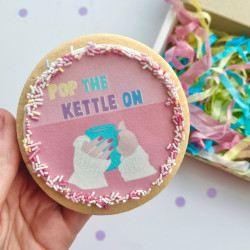 Kettle On Biscuit Gift