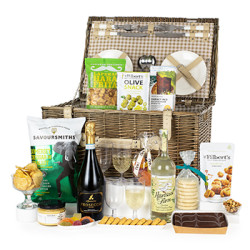 Perfect Spring Picnic Hamper