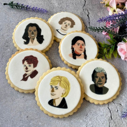 International Women's Day Printed Biscuits (Pack Of 10 Biscuits)