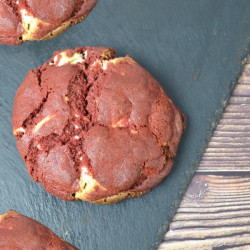 6 Red Velvet Cookies