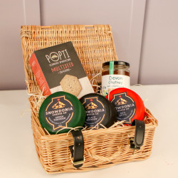 Devon Hampers Three Cheeses Hamper Gift