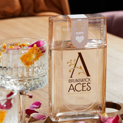 Hearts Gin Bottle 700ml (40% ABV)