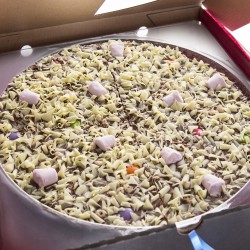 Yummy Scrummy Chocolate Pizza