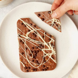 Honeycomb and Sprinkles Milk Chocolate Bar | Handmade Flavoured Chocolate Treat | Belgian Milk Chocolate | Fairtrade