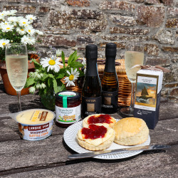 Prosecco Devon Cream Tea & Truffles Hamper