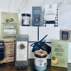 Luxury Hamper with Whisky Tea - Coffee, Crackers, Chutney & Chocolates