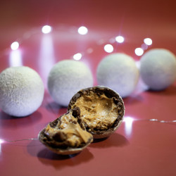 Velvet Crisp-filled Snowballs