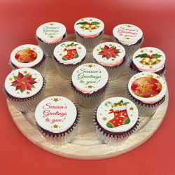 12 Traditional Christmas Cupcakes