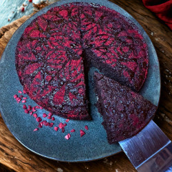 Raspberry and Cacao Cake (Vegan, Gluten-free, Refined Sugar-free)