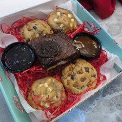 Valentines Day Cookie Mix Box - 4 Cookies, Brownie & 2 Dipping Pots