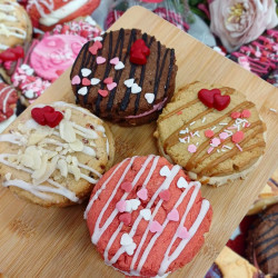 Vegan Valentine’s Cookie Sandwich Gift Box – 4 limited edition cookie sandwiches, ready to gift