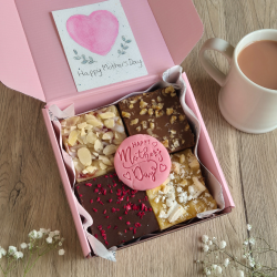Mother&rsquo;s Day Traybake Gift Box