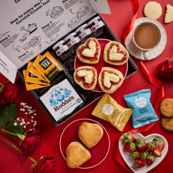 The Love Heart Cream Tea Hamper