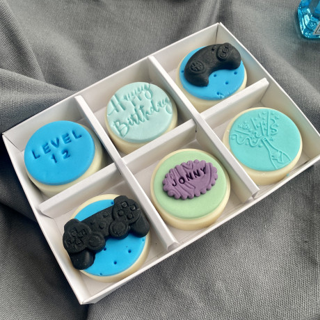 Playtime & Activity Coated Oreo Gift Playtime & Activity Coated Oreo Gift