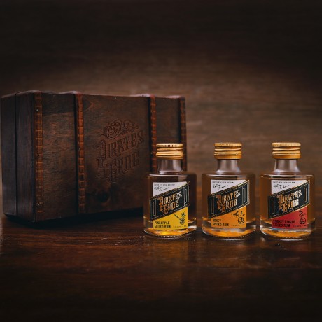 Pirate's Grog Tropical Horizons Miniatures Gift Set