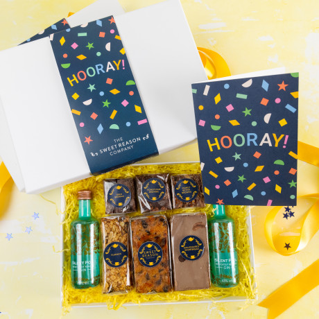 'Hooray!' Gin and Treats Gift Box