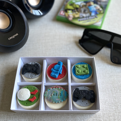 Playtime & Activity Coated Oreo Gift Playtime & Activity Coated Oreo Gift