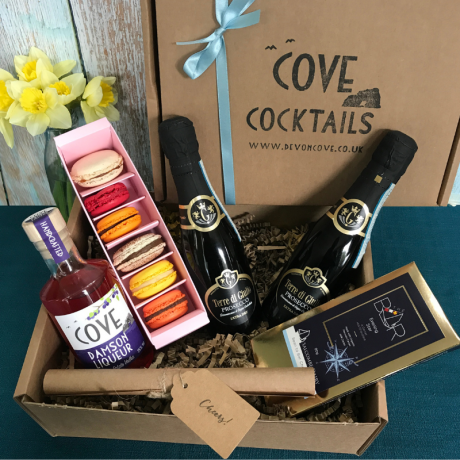 Cove Royale Cocktails Happy Easter Gift Box