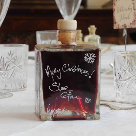 A Cube of Traditional Sloe Gin (500ml) A Cube of Traditional Sloe Gin (500ml)