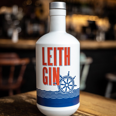 Crisp &amp; Smooth Leith Craft Gin (70cl)