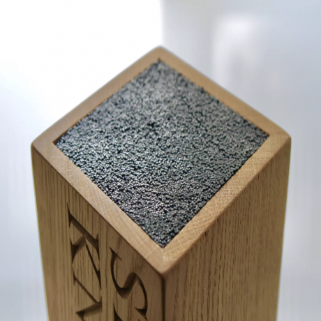 solid-oak-knife-stand-with-brushes