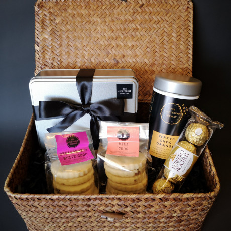 Luxury Chocolate Lovers Shortbread Hamper Luxury Chocolate Lovers Shortbread Hamper