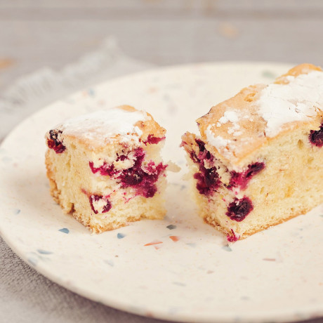 Vegan Blackcurrant & Lemon Tray Bake