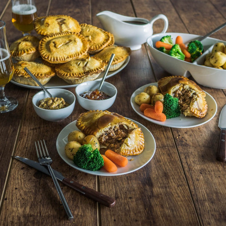 6 Piece British Classic Steak & Mince Pies