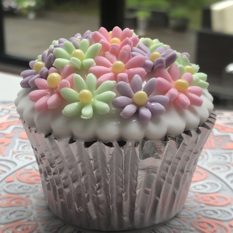 Individual Daisy Cake