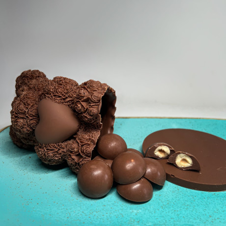 Azure Love: Belgian White Chocolate Gift Bear